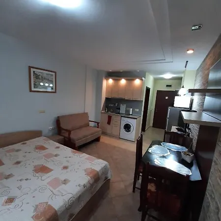 апартамент и студио фантазия - Life Apartment *